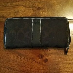 Black Coach Accordian Zip Wallet Signature PVC